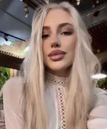 Волшебные руки и опыт позволят тебе испытать незабываемые эмоции. Я живу в Москве и готова стать твоей личной фантазией. Предлагаю широкий спектр услуг, которые удовлетворят даже самые сокровенные желания. Мои фото подчеркнут мою красоту и сексуальность. Оставь свои представления о реальности и дай мне возможность раствориться в твоих фантазиях. Мои клиенты остаются восхищены моими навыками и приятным общением. Открой для себя новый уровень удовольствия в моей обнимашке. 💋🔥 1532, 18 лет